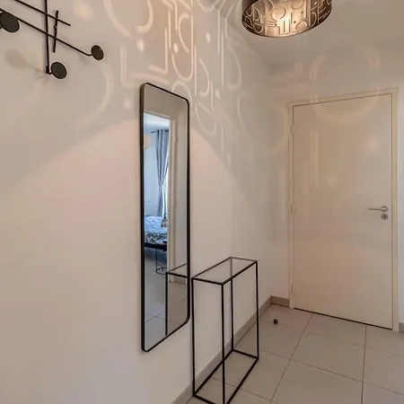 L'allegria - Peaceful - Sea - Private Car Park Apartment